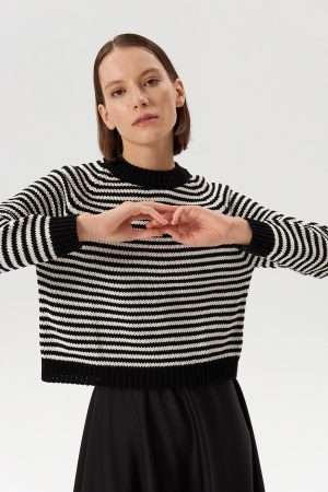 celine-triko-kisa-kazak-siyah-beyaz-f26-8a